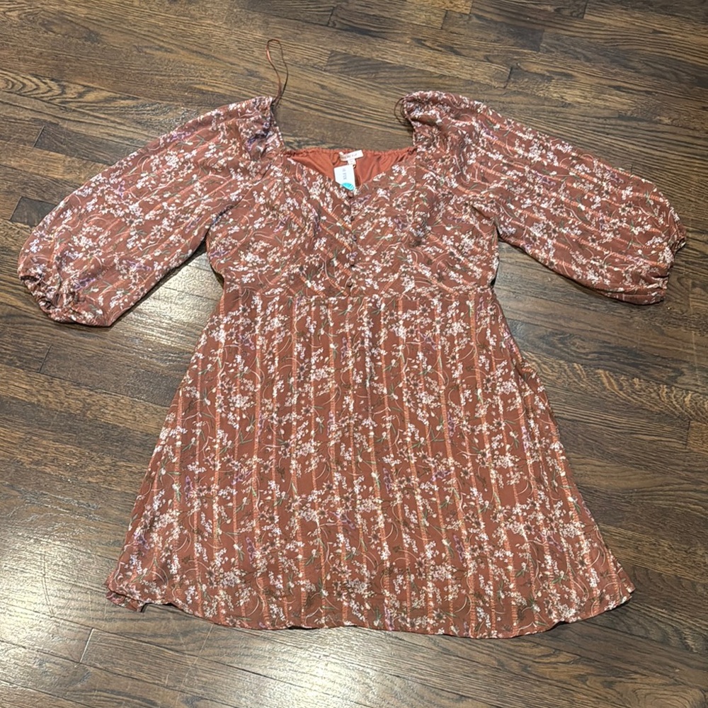 Gorgeous NWT Flowy boho dress